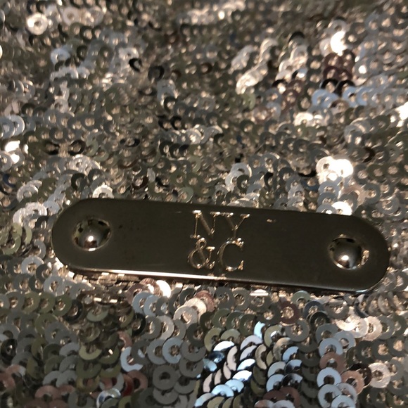 NWT! NY&C silver sequined evening bag - Picture 3 of 6